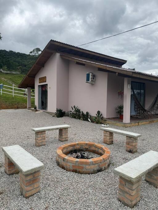 Cabana Recanto Do Arruda Para Casal Em Aguas Mornas Eksteriør bilde